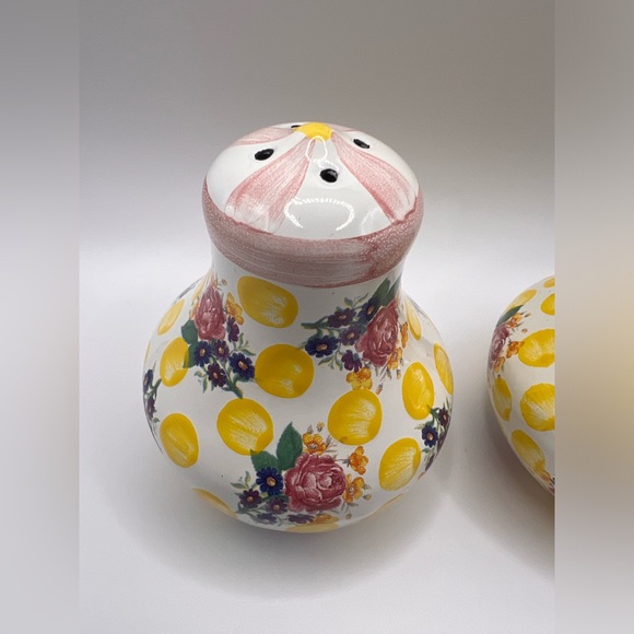 Pair of Mackenzie-Childs Buttercup Salt & Pepper Shakers - Picture 5 of 7